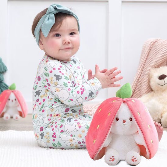 Peluche lapin blanche déguisée en fraise
