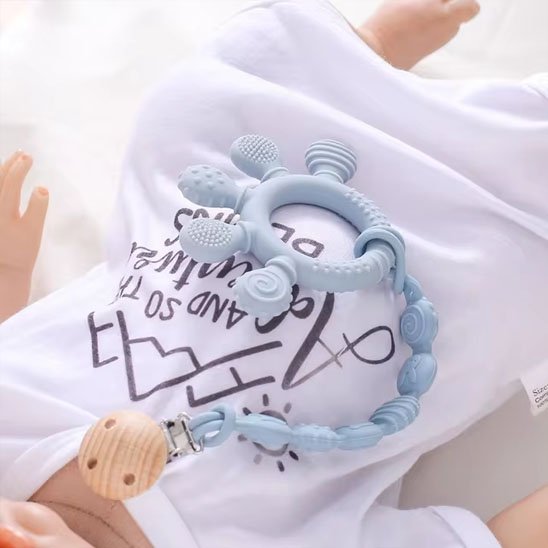 anneau de dentition pour bébé avec clip en bois