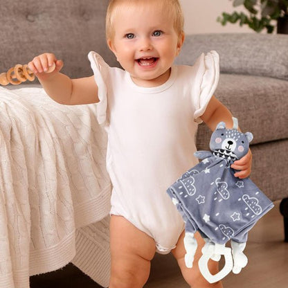 bébé avec doudou bébé ours