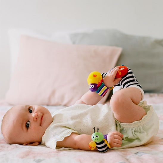 hochet bébé original enfiler sur les pieds et poignets