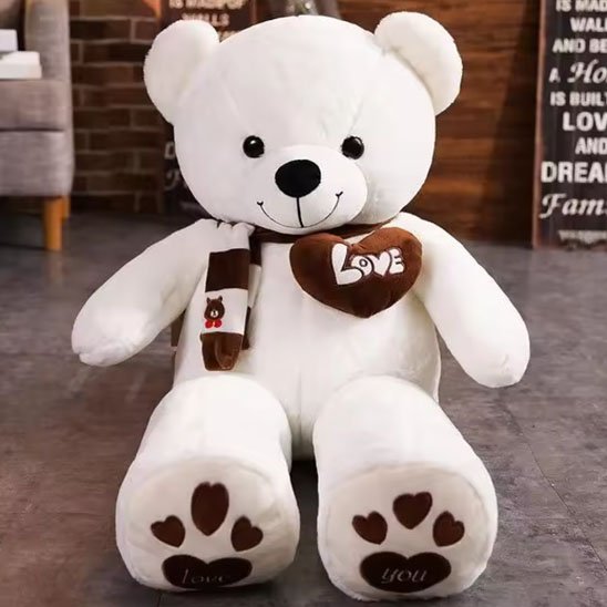 ours_en_peluche_blanc_avec_coeur décoré