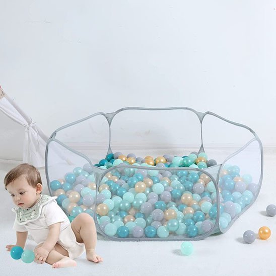 piscine a balles bebe colorée pour jeux sensoriels